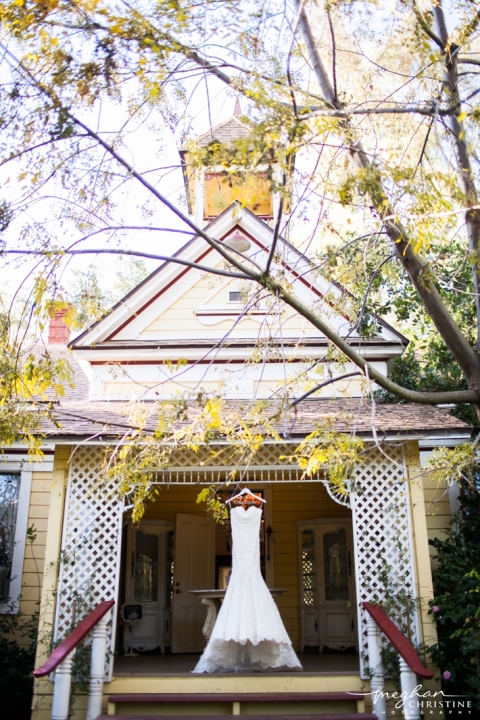 Twin Oaks House and Garden Estate Wedding Bridal Dress Photo