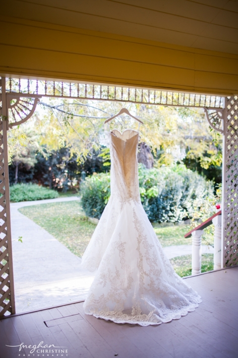 Twin Oaks House and Garden Estate Wedding Bridal Dress Photo