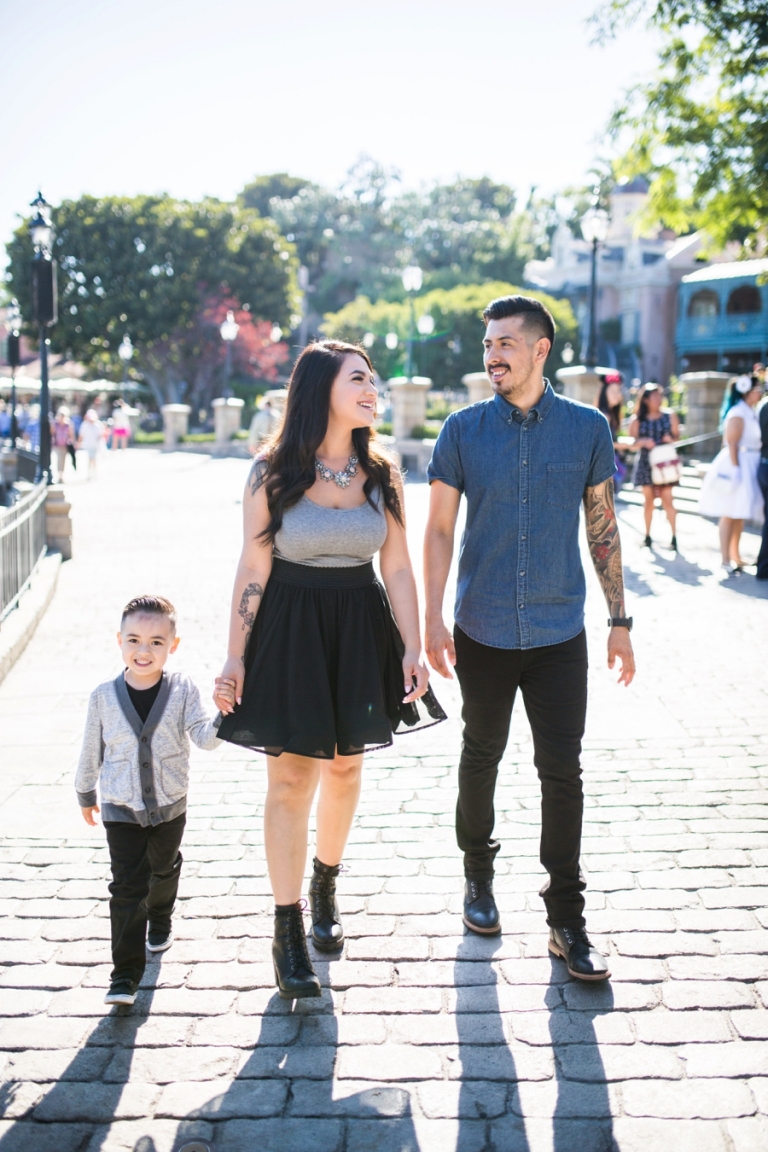Disneyland Engagement Family Stroll Photo 